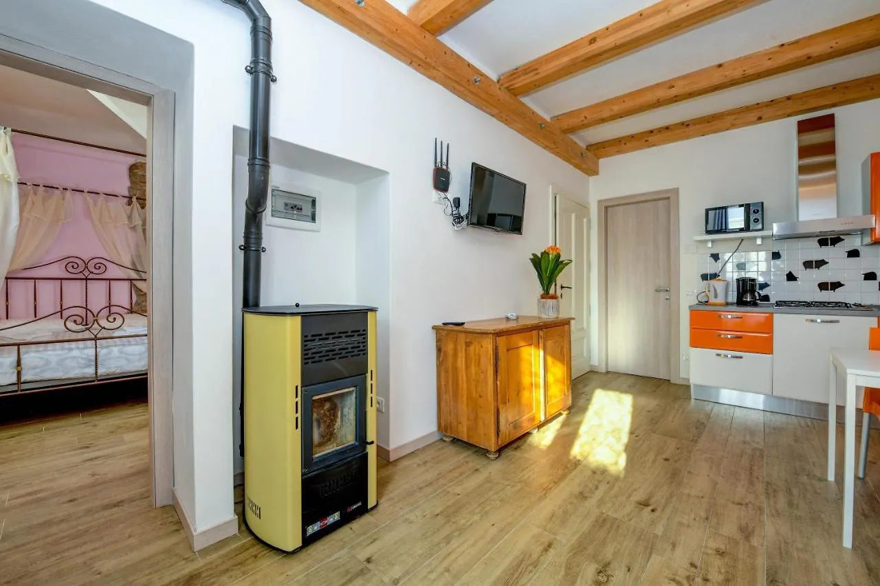 Casa Nel Borgo - Il Picchio Apartment Tremosine 0*,  Italy